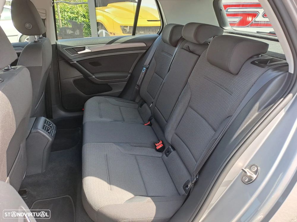 VW Golf 1.0 TSI Confortline - 9