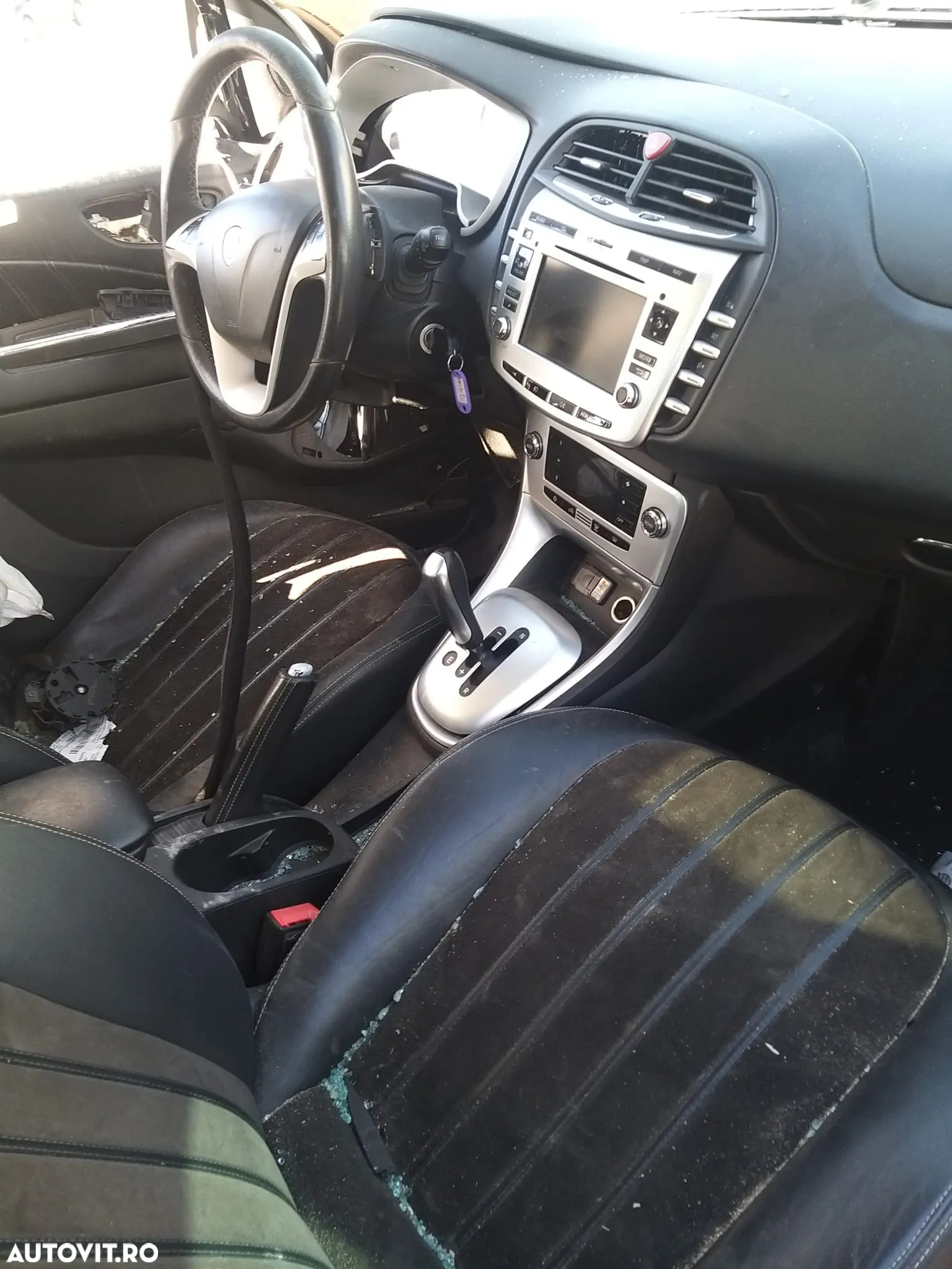 Dezmembram Lancia Delta 1.6 din 2011 - 3