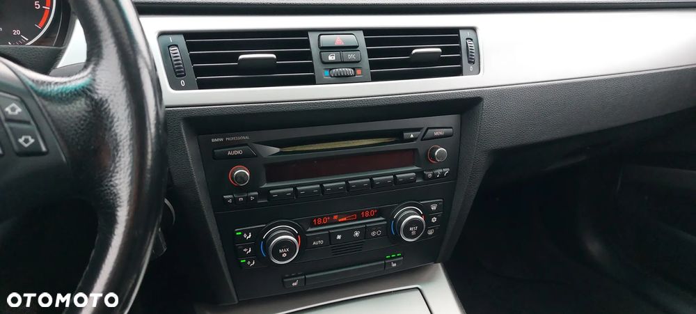 BMW Seria 3 318d - 34