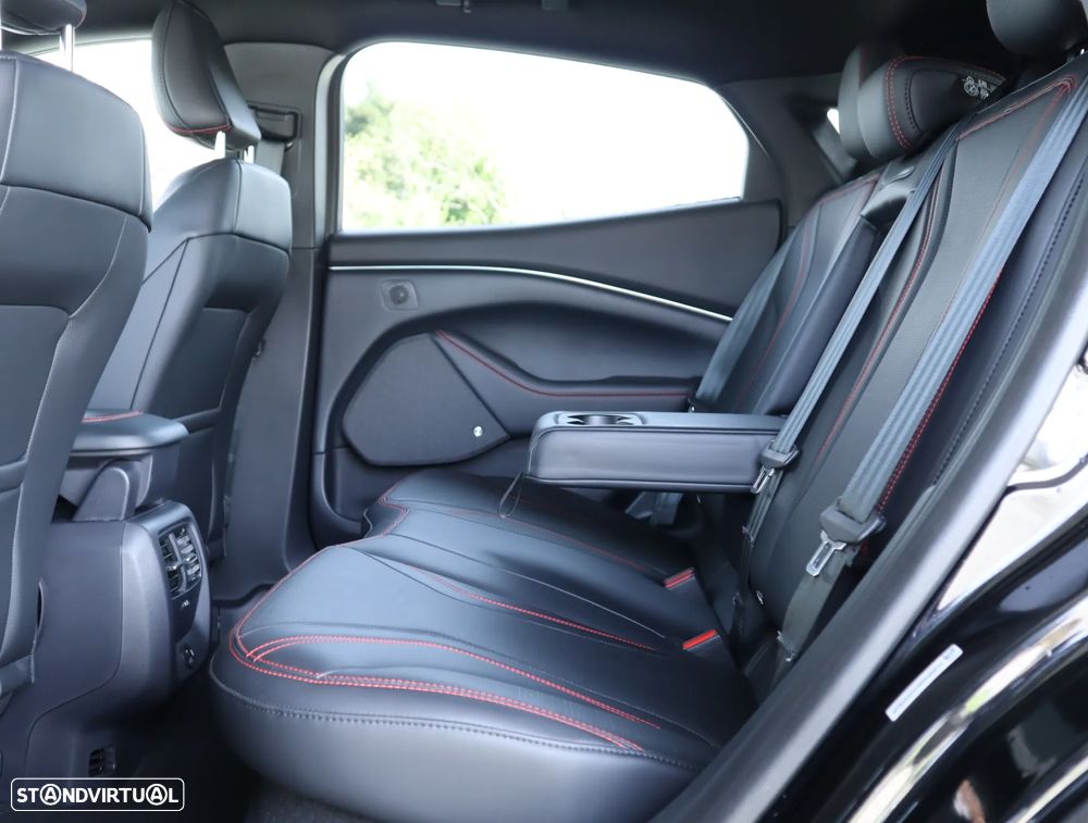 Ford Mustang Mach-E AWD PREMIUM - 23