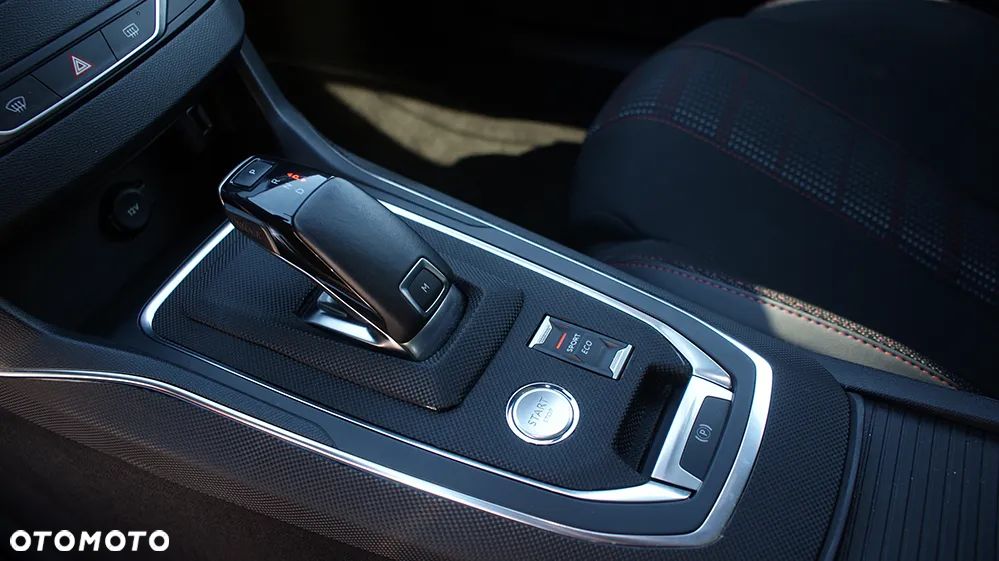 Peugeot 308 1.2 PureTech GPF GT S&S EAT8 - 12