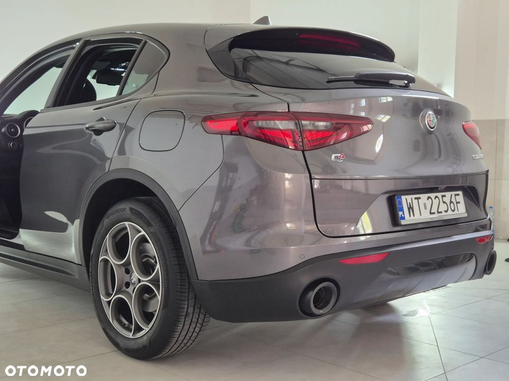 Alfa Romeo Stelvio 2.0 Turbo Sprint Q4 - 8