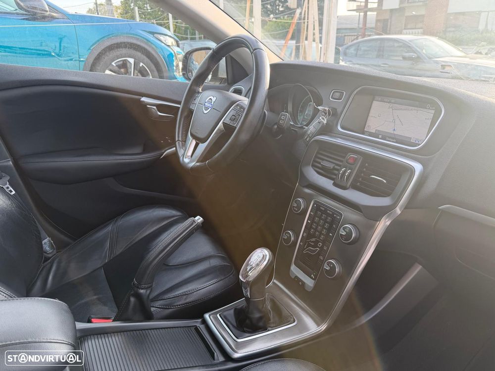 Volvo V40 D2 Momentum - 11