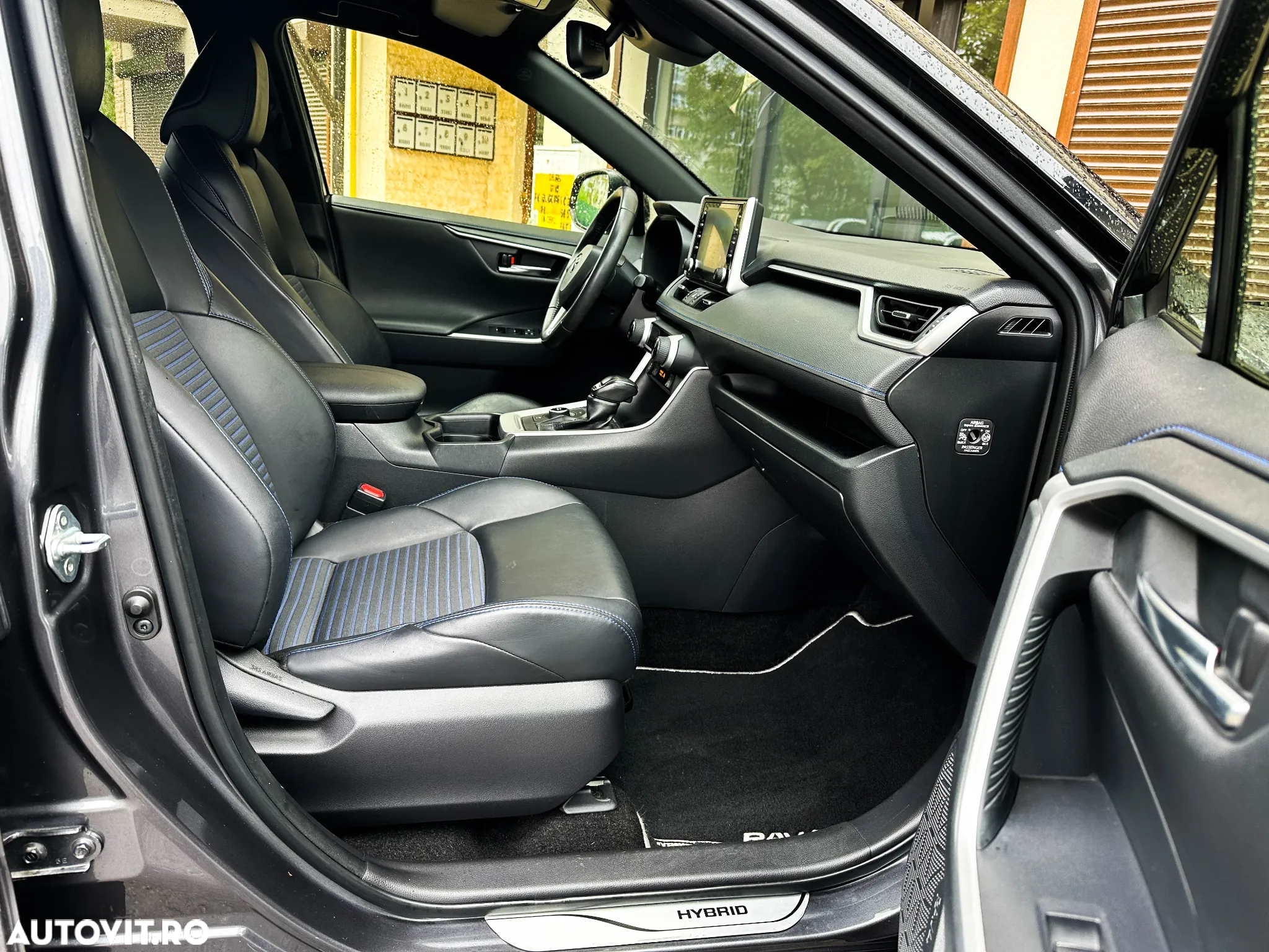 Toyota RAV4 2.5 4x4 Hybrid Lounge - 12