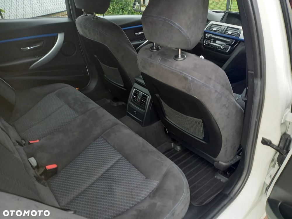 BMW Seria 3 318d M Sport Shadow - 28