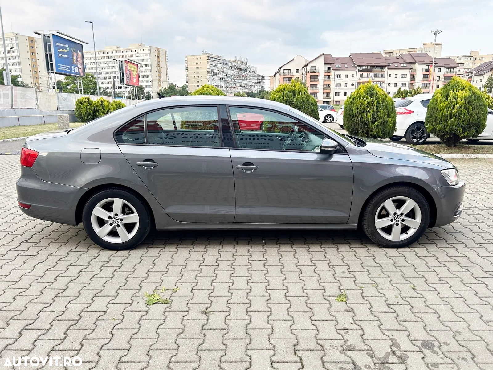 Volkswagen Jetta 1.6 TDI Blue Motion Technology Comfortline - 8