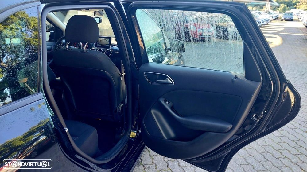 Mercedes-Benz B 180 d Urban - 10