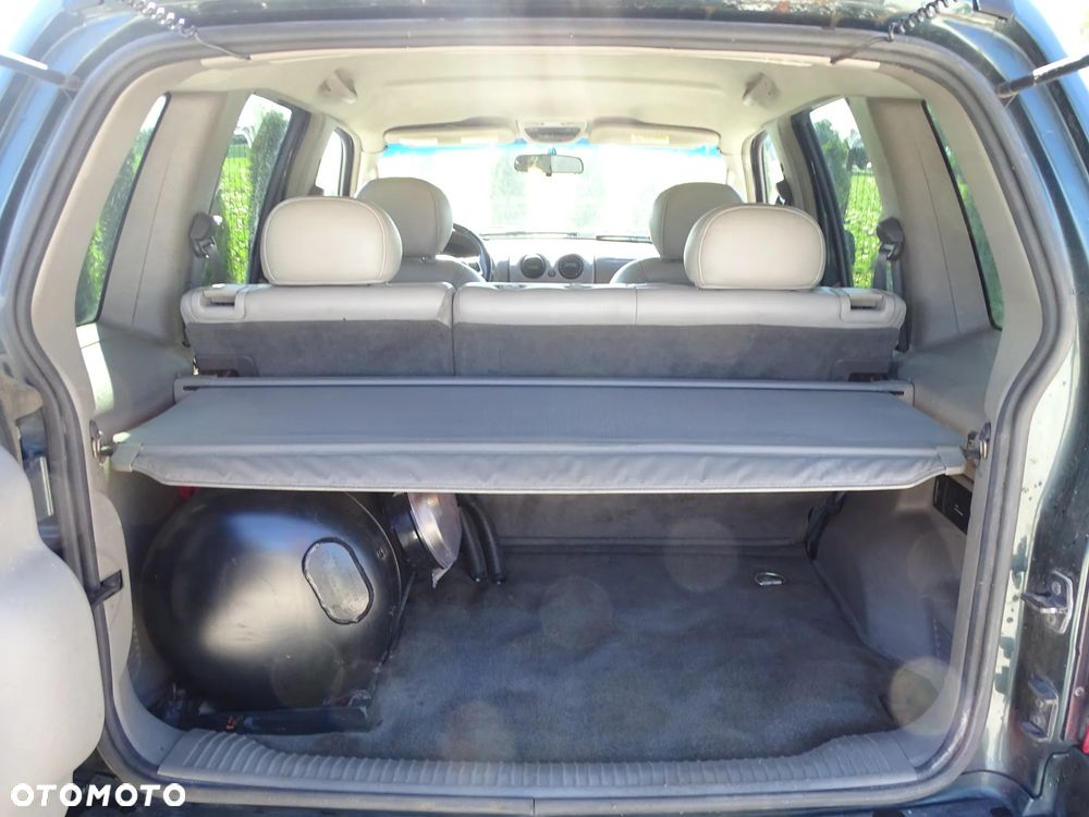 Jeep Liberty - 38