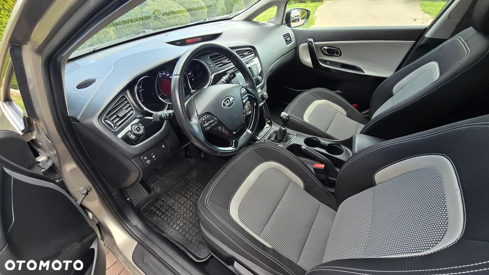 Kia Ceed - 30