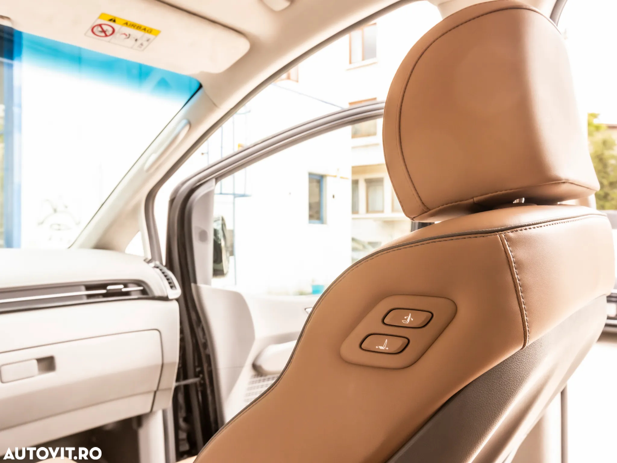 Hyundai Staria 2.2 CRDi Allrad Signature - 28