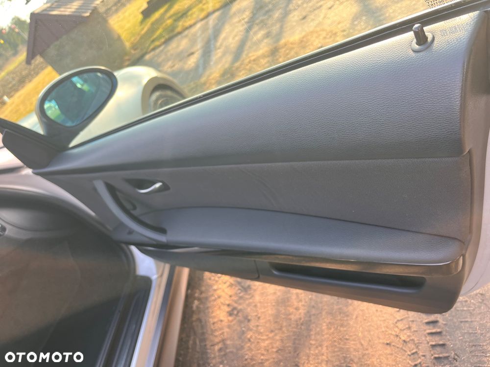 BMW Seria 3 325i - 16