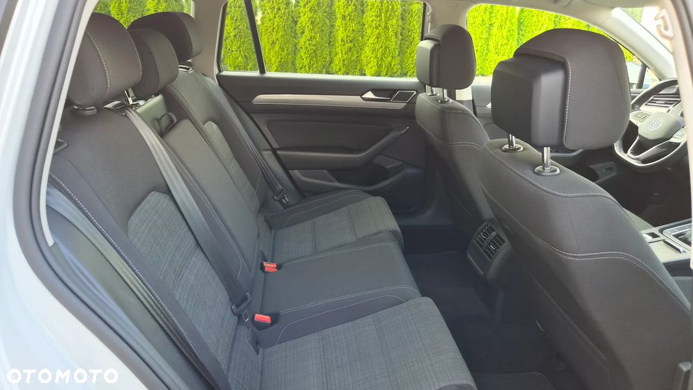 Volkswagen Passat Variant 2.0 TDI BMT Highline DSG - 16
