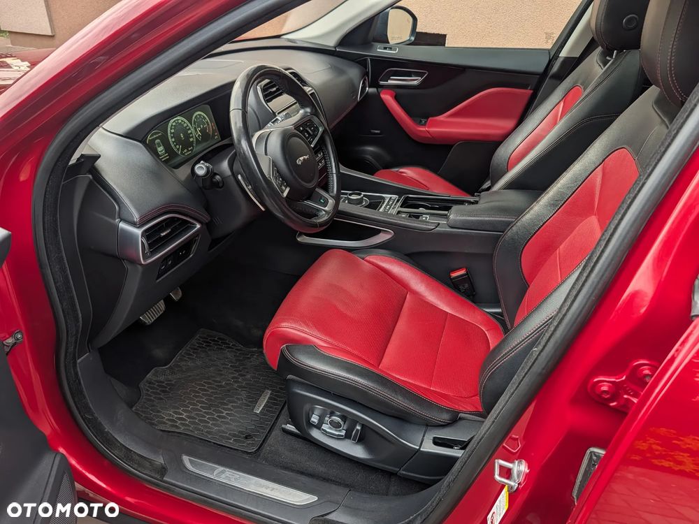Jaguar F-Pace 30t AWD R-Sport - 7