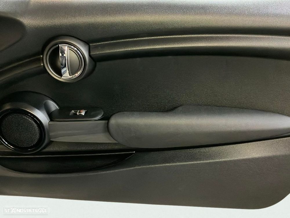 MINI 3 Portas One - 19