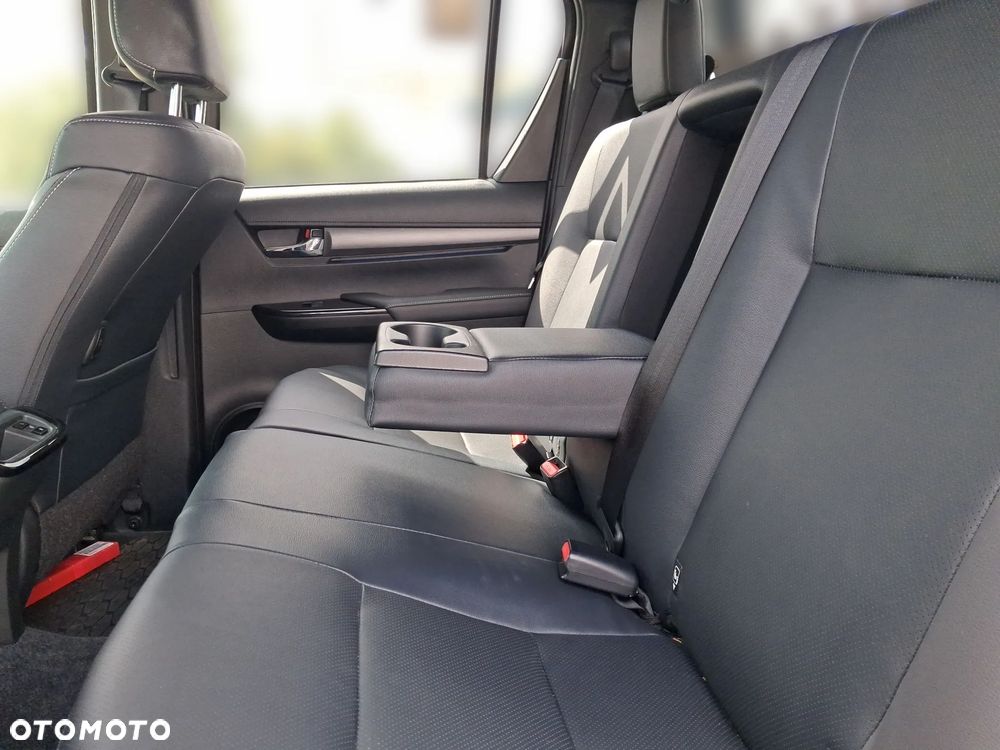 Toyota Hilux 2.8 D-4D mHEV Double Cab Invincible 4x4 - 14