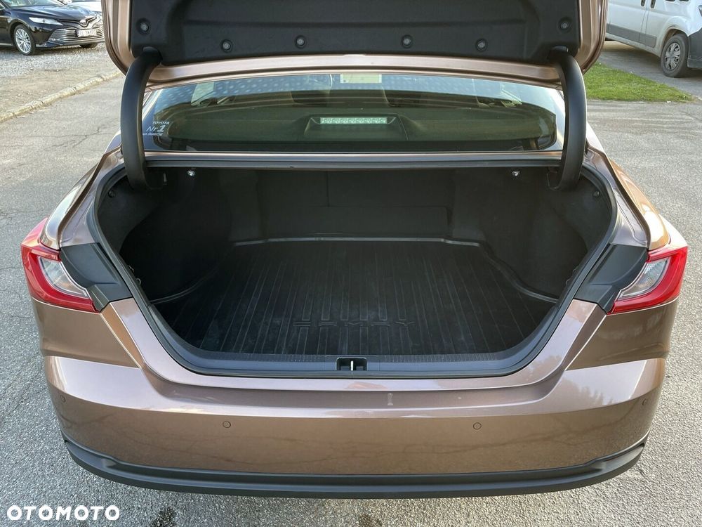 Toyota Camry - 15