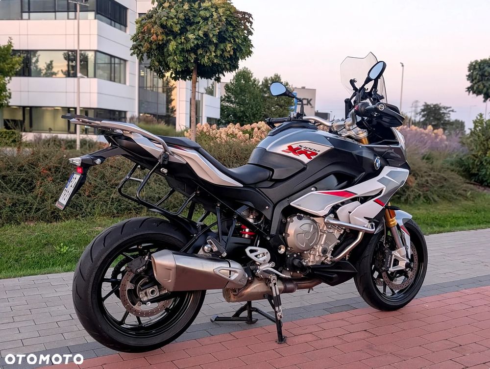 BMW XR - 25