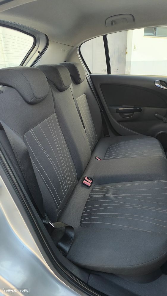 Opel Corsa 1.2 Cosmo - 39