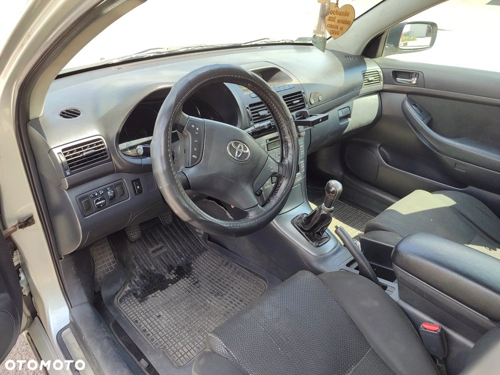 Toyota Avensis 2.0 D-4D High - 5