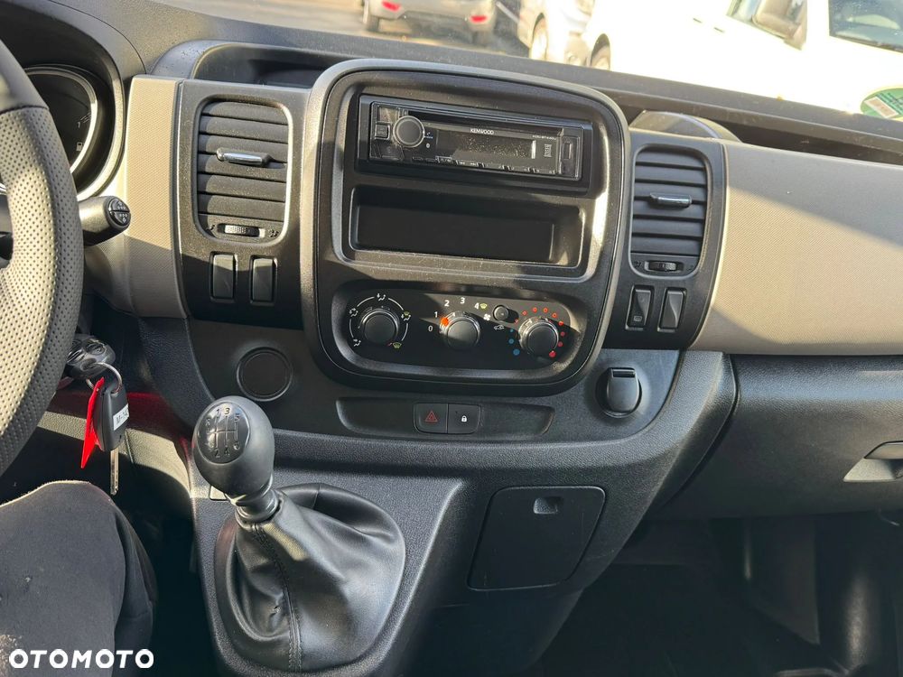 Nissan NV300 LONG BIAŁY - 36