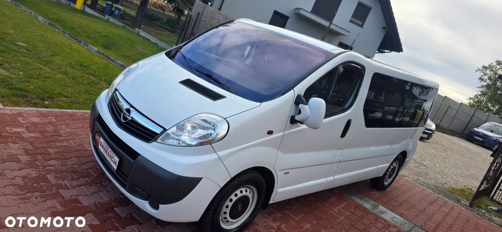 Opel Vivaro 2011 photo 3