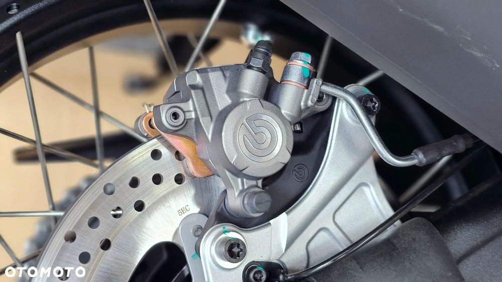 QJMOTOR SRT 600SX - 26