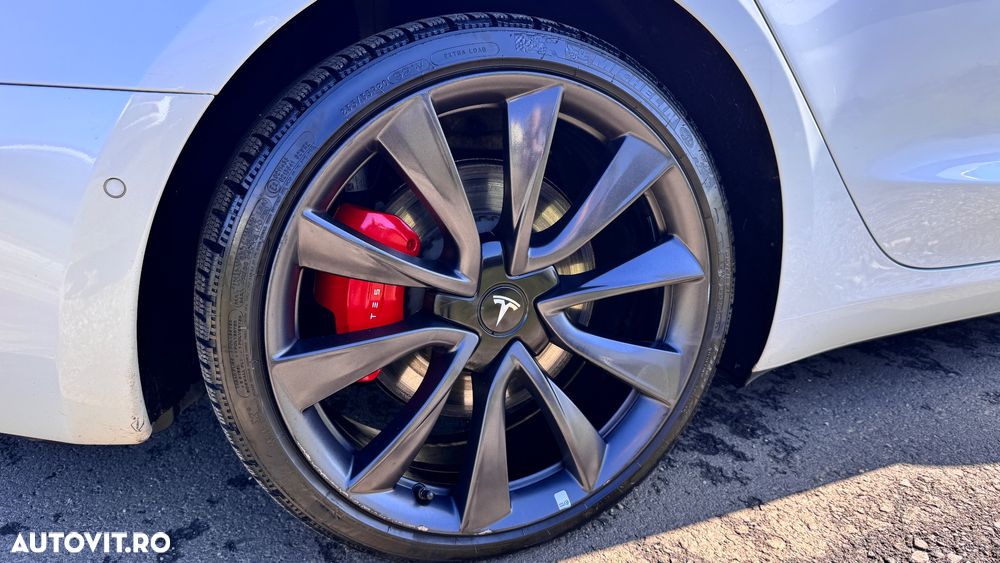 Tesla Model 3 - 3