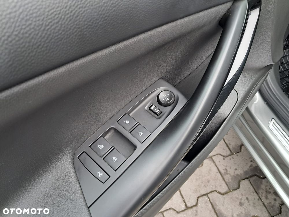 Opel Astra 1.2 T Elegance S&S - 22