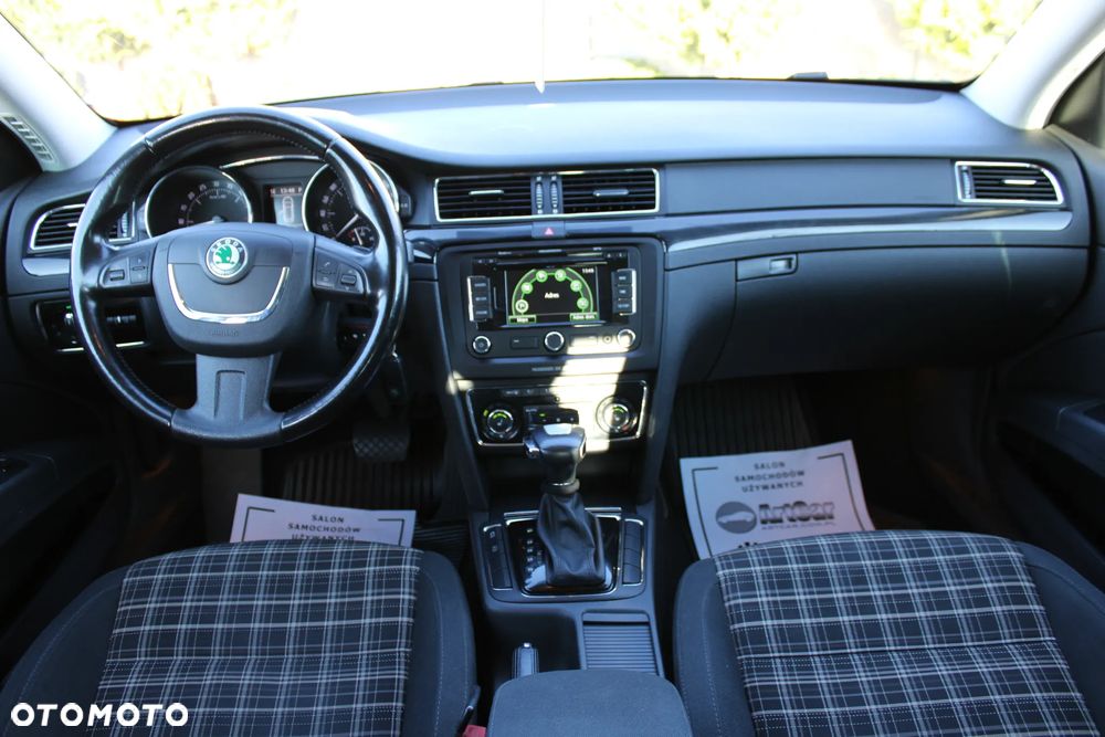 Skoda Superb 2.0 TDI Ambition DSG - 22