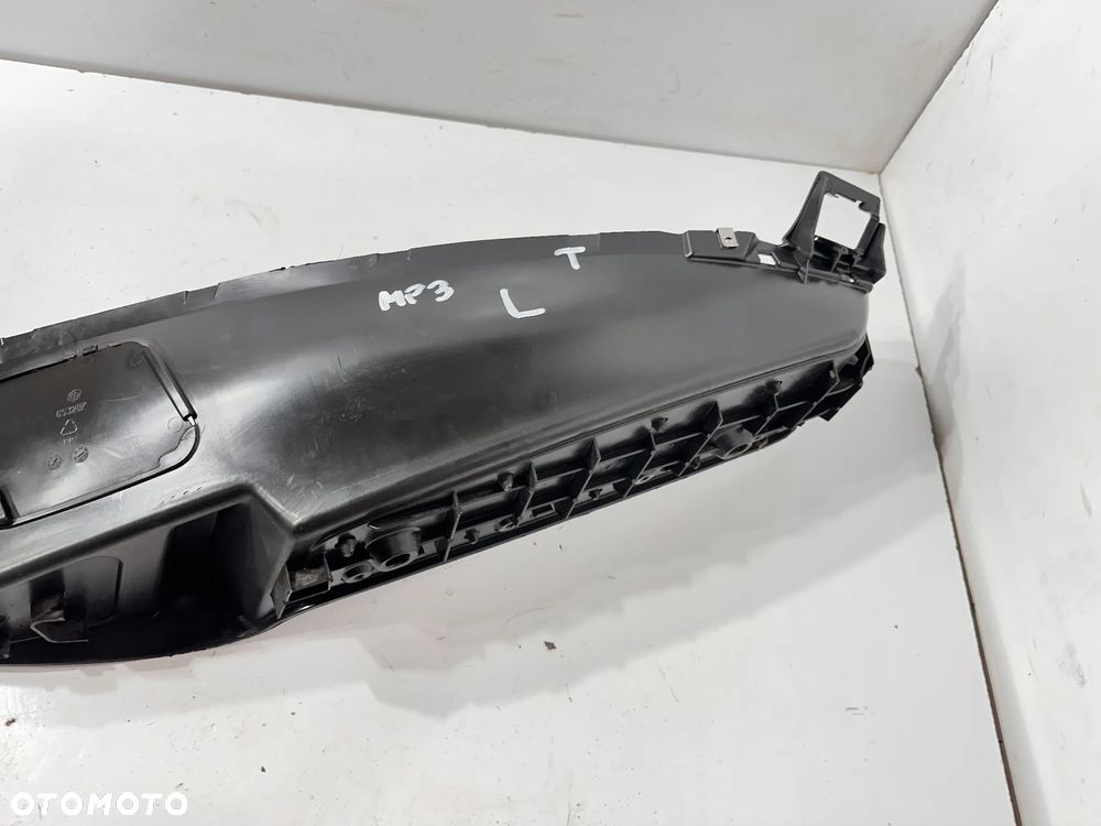 Podłoga L  Piaggio MP3 125/250/400/500 - 2