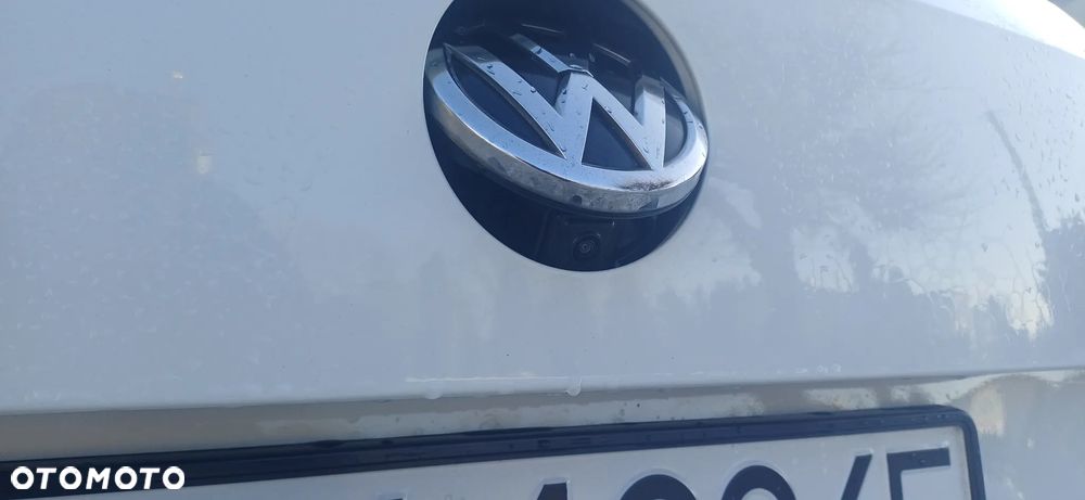 Volkswagen Passat - 13