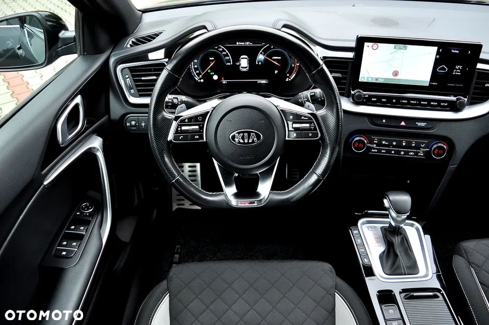 Kia Ceed 1.6 CRDi DCT GT Line - 25