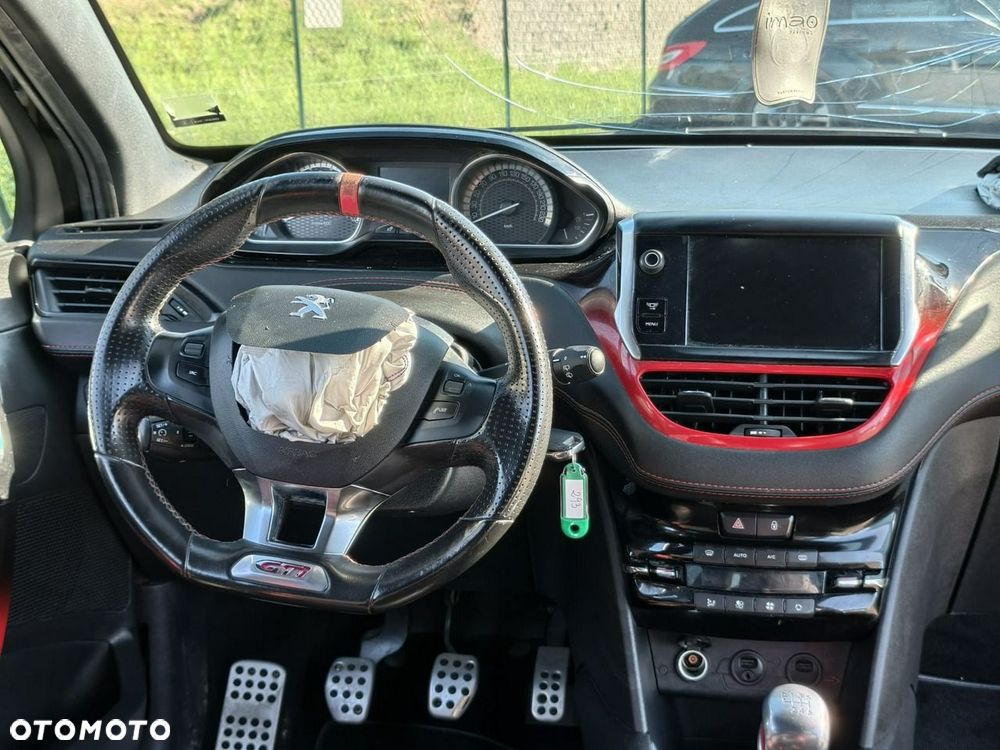 Peugeot 208 - 11