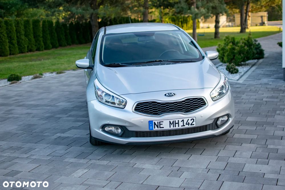 Kia Ceed - 13