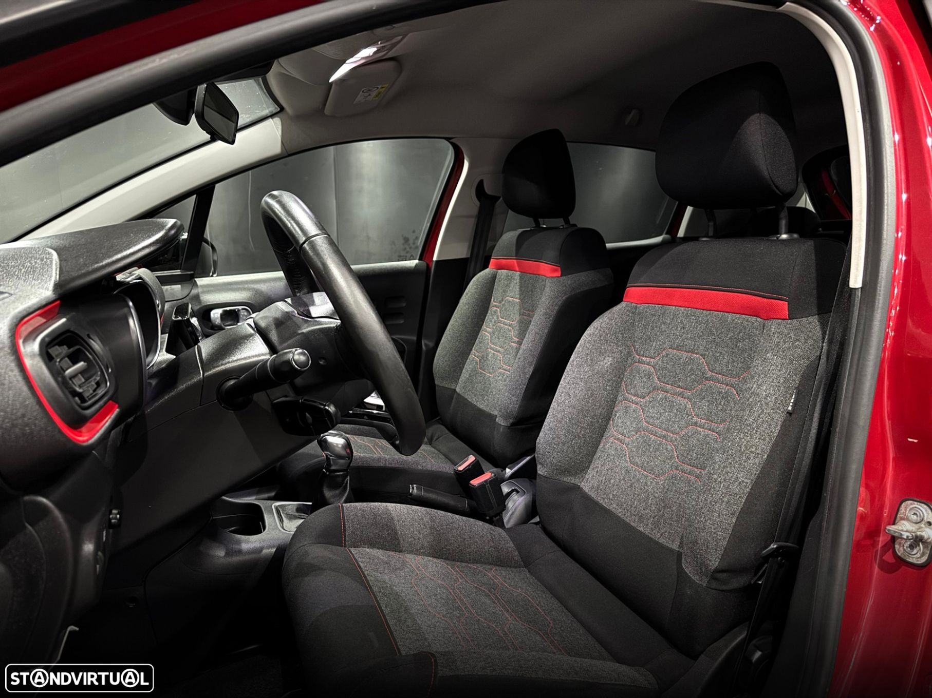 Citroën C3 1.2 PureTech Shine - 19