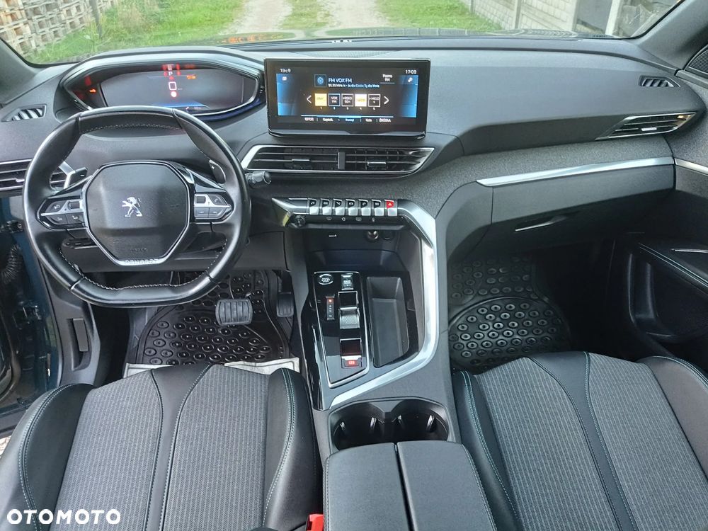 Peugeot 3008 1.5 BlueHDi Allure Pack S&S EAT8 - 17