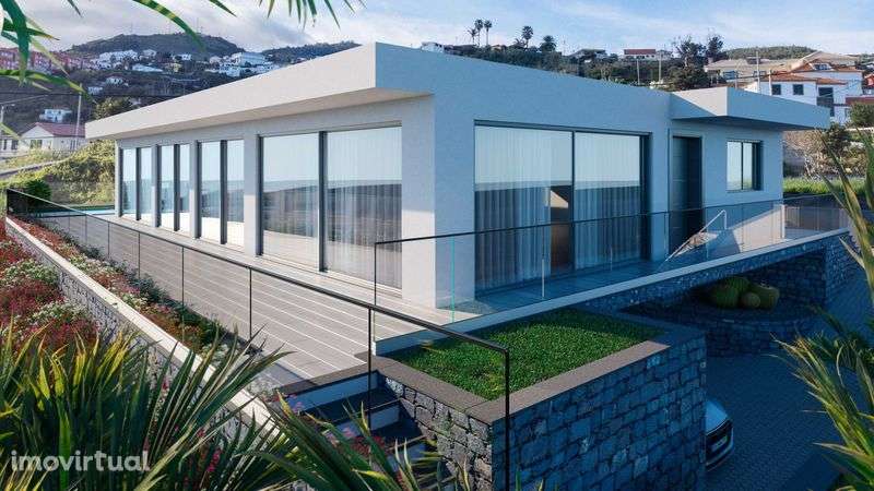 Moradia T3 Contemporânea no Caniço, Vista Desafogada e Áreas Generosas - Grande imagem: 2/7