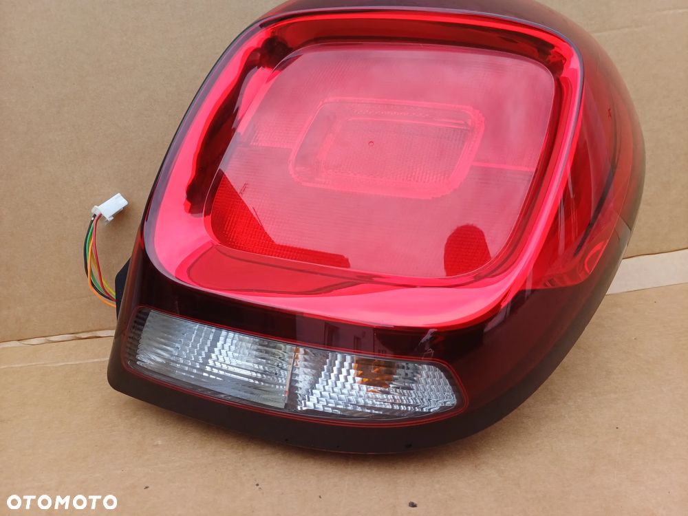 Citroen C1 II lampa prawy tył 5 drzwi 14- - 4