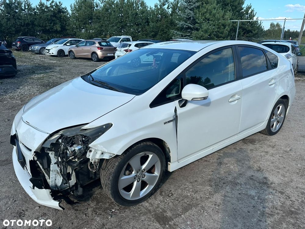 Toyota Prius (Hybrid) Executive - 4