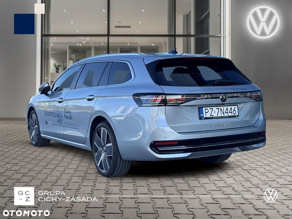 Volkswagen Passat - 4