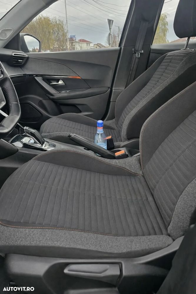 Peugeot 2008 1.2L PureTech 130 S&S EAT8 Allure - 9