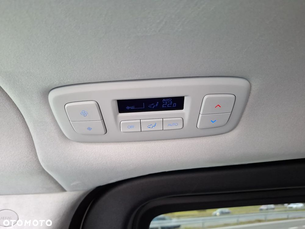 Hyundai Staria 1.6 T-GDI HEV Luxury - 34
