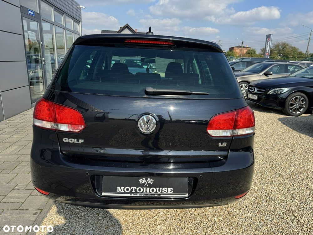 Volkswagen Golf 1.6 Comfortline - 4