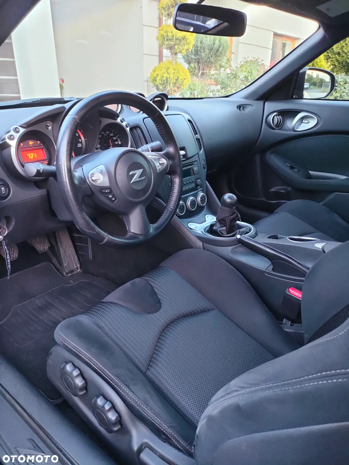 Nissan 370 Z - 16