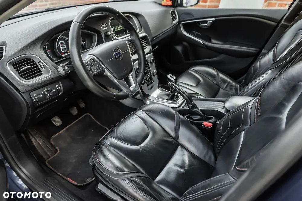Volvo V40 D3 Drive-E Ocean Race - 15
