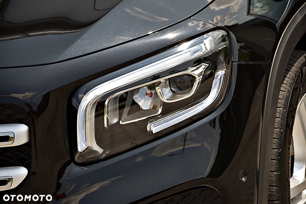 Mercedes-Benz GLB 200 7G-DCT - 11