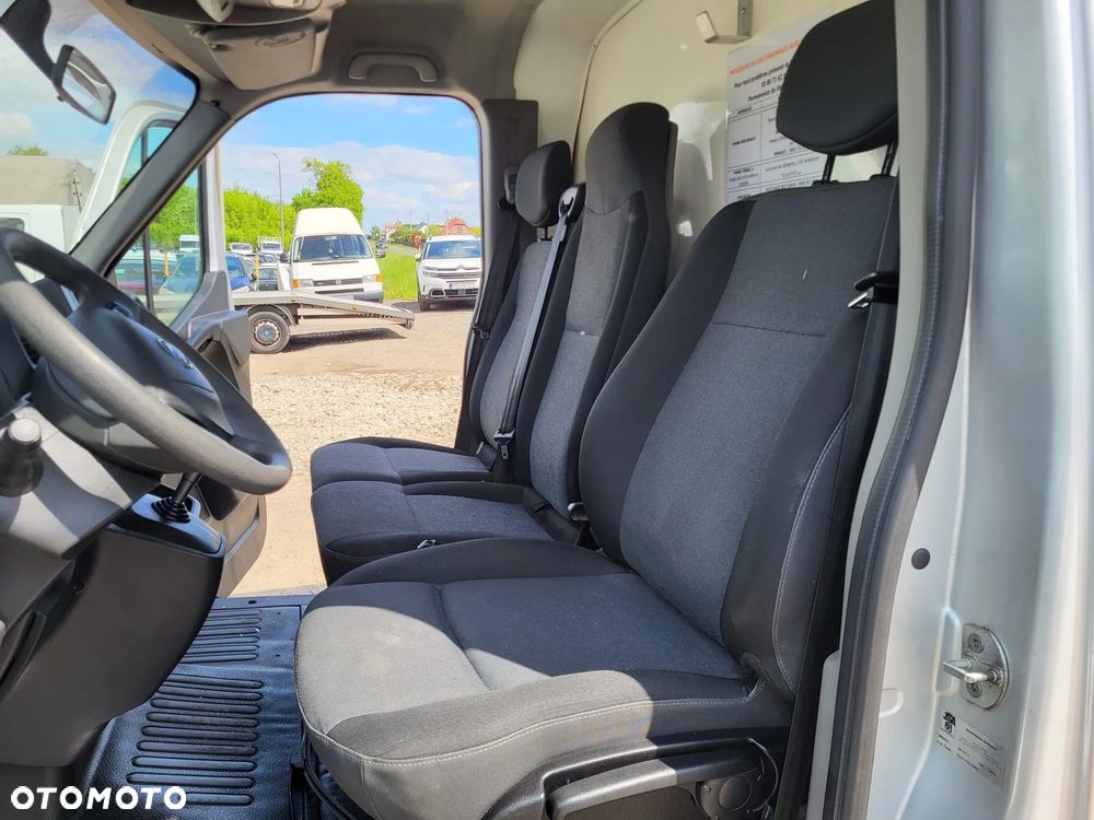 Nissan NV400 - 17