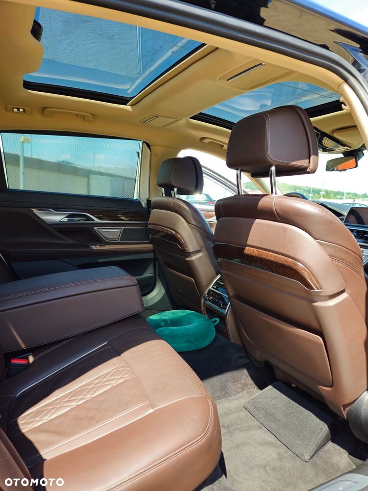 BMW Seria 7 750Li Edition Exclusive - 30