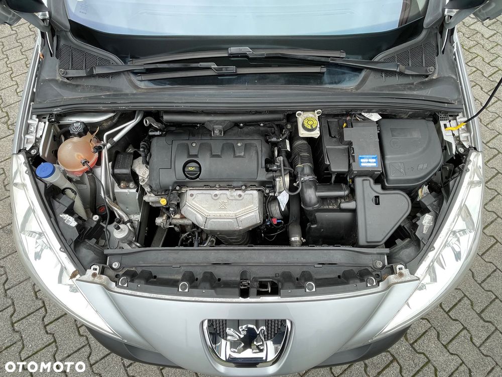 Peugeot 308 - 8