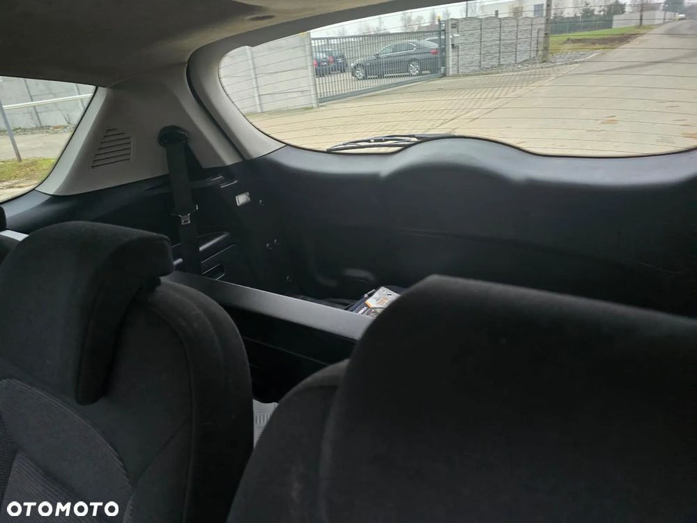 Ford S-Max 2.2 TDCi Titanium - 12